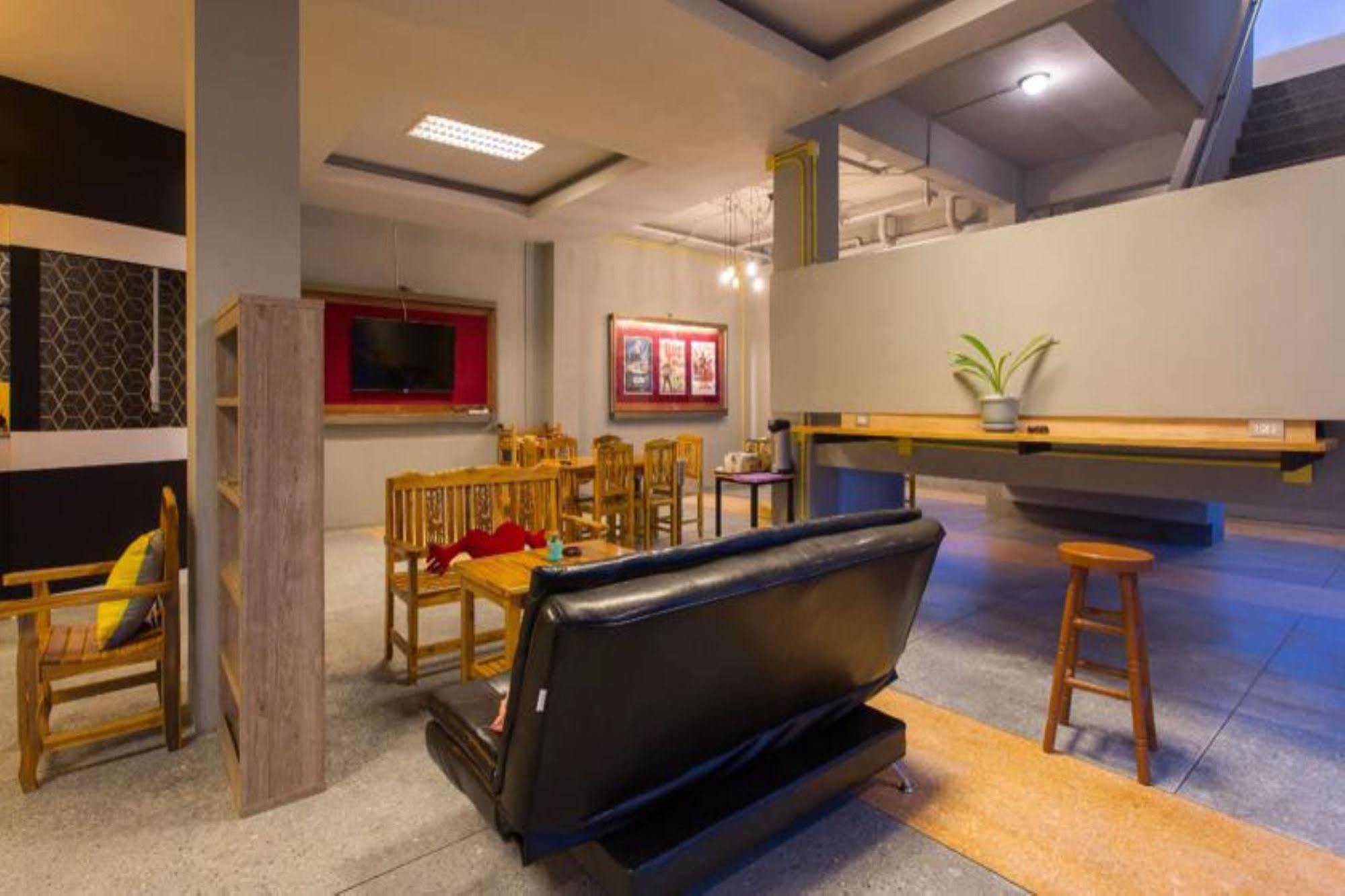 Holiday Station Hostel Krabi town Εξωτερικό φωτογραφία